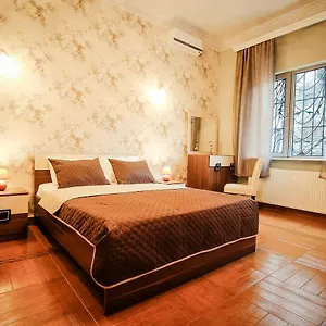 3* Hotel Toma's House
